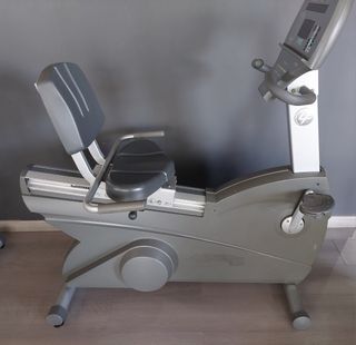 Bicicleta reclinable lifefitness
