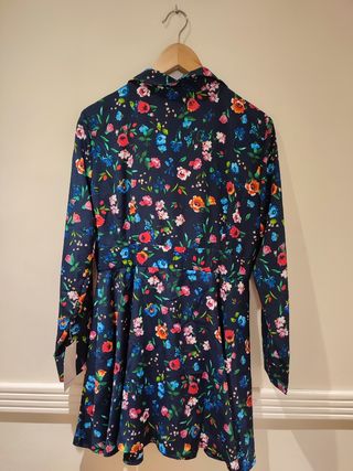 vestido con pantalón / mono corto de manga larga