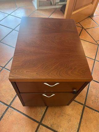Cajonera con candado en perfecto estado