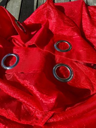 CORTINA ROJA FERRARI