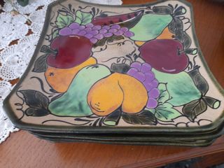 Platos decorativos .