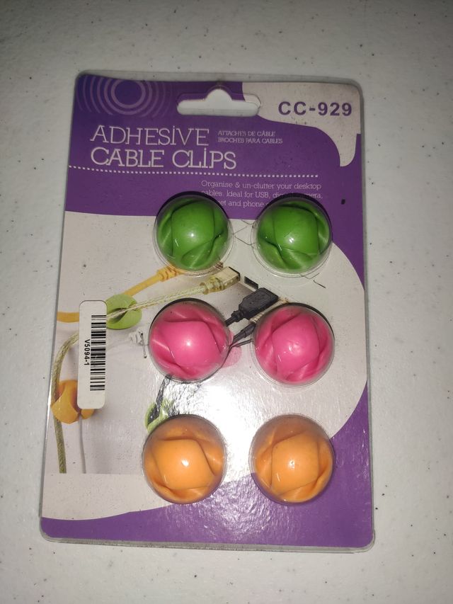 Clip organizar cabos usb