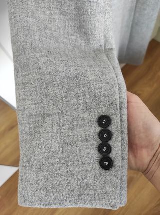 Abrigo entallado gris talla M de Zara 