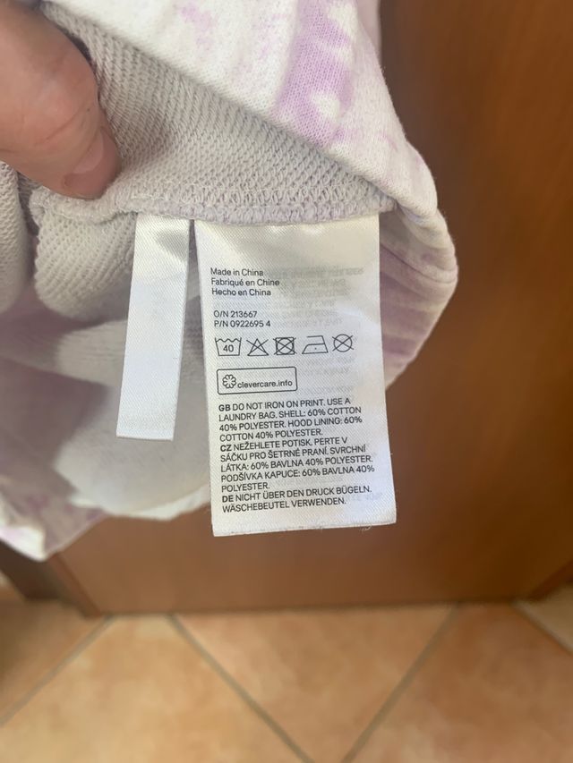 Usata poco felpa con cappuccio 8/10 anni