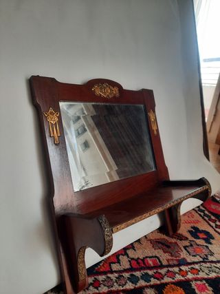 Espejo pequeño antiguo