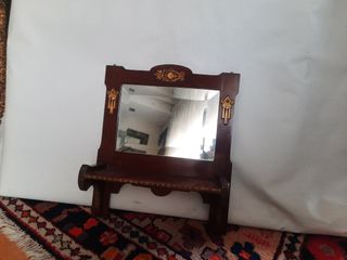 Espejo pequeño antiguo