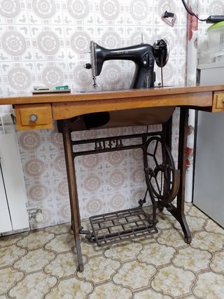 máquina de coser antigua ALFA