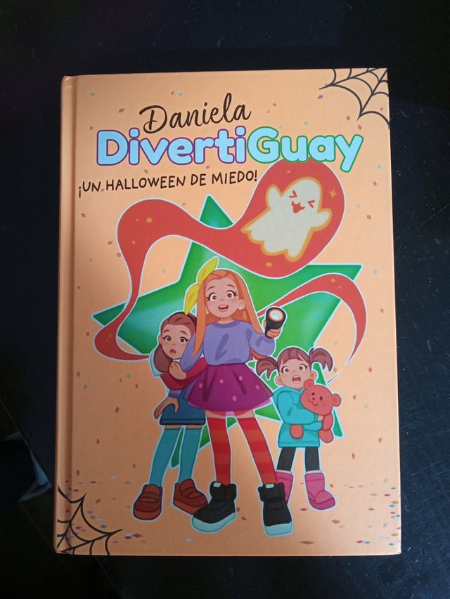 Lote 6 libros. Daniela DivertiGuay