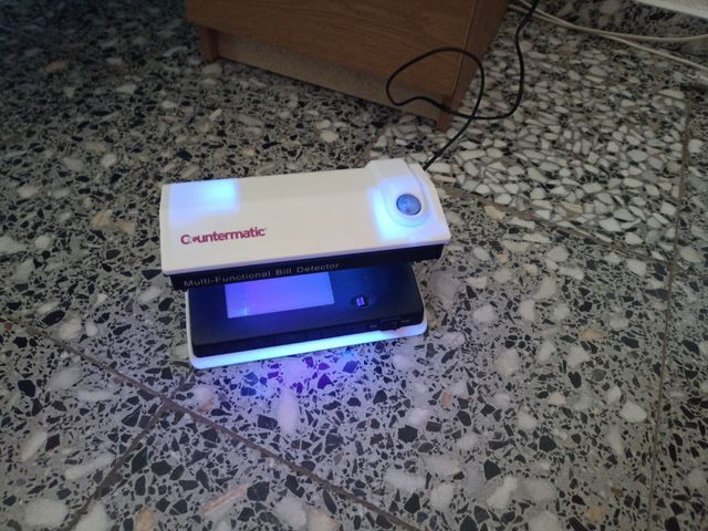 lampara uv detector billetes y documentos falsos