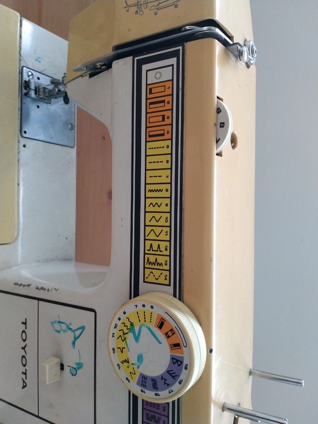 Maquina de coser toyota
