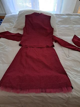 Conjunto falda y blusa