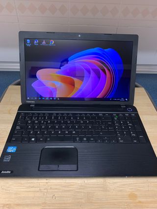 Toshiba satellite intel i3/8Gb 