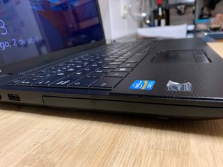 Toshiba satellite intel i3/8Gb 