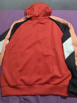 Chaqueta con capucha. Supreme Grip