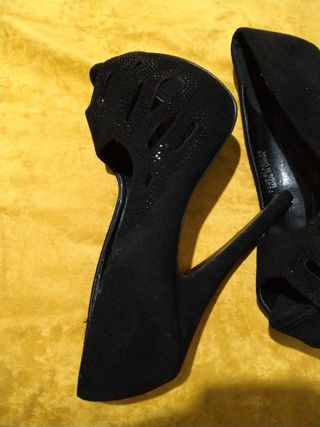 Zapatos Altos Negros.