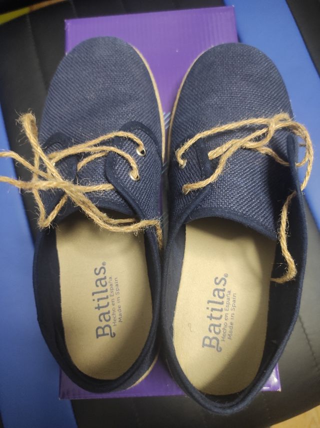 Blucher azul marino cordón lino, talla 35.