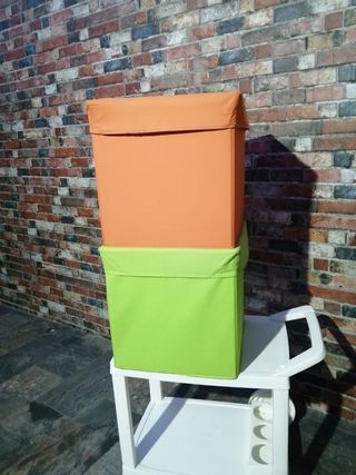 Puf almacenaje, reposapies y asiento.