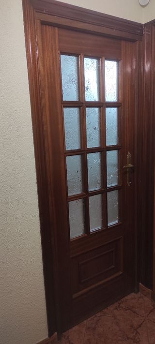 Puertas madera maciza