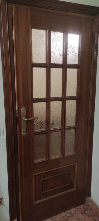Puertas madera maciza