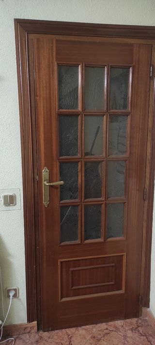 Puertas madera maciza