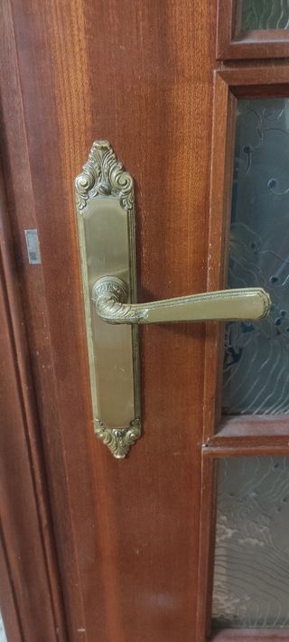 Puertas madera maciza