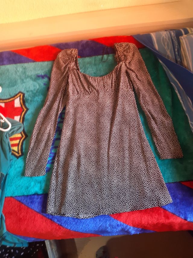 Vestido negro topos Zara