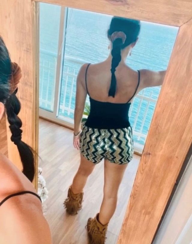 Shorts lentejuelas doradas y negras AdWoman T.Xs