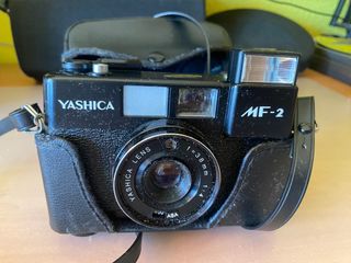 Cámara de fotos vintage Yashica MF-2