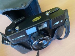 Cámara de fotos vintage Yashica MF-2