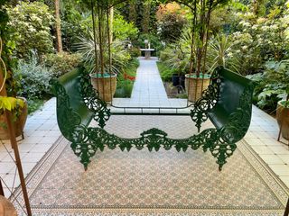 Cama antigua de forja , año 1900