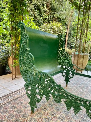 Cama antigua de forja , año 1900