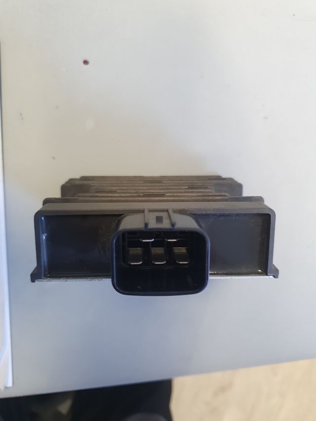 Regulador de corriente Kawasaki Z900