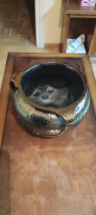 Precioso macetero bañado en bronce