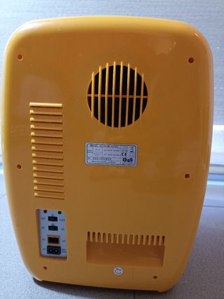 Nevera portátil frío/calor.