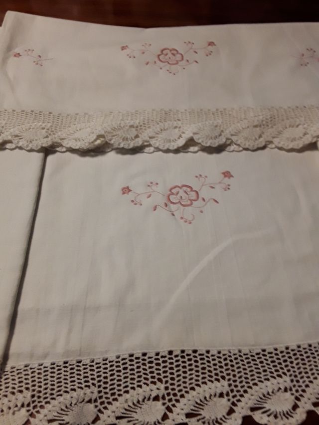 CONJUNTO DE CAMA B. MÃO E CROCHET