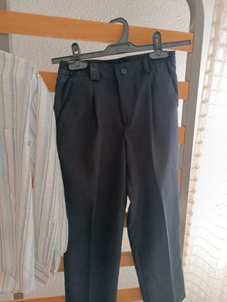 2 camisas, 2 corbatas y un pantalon