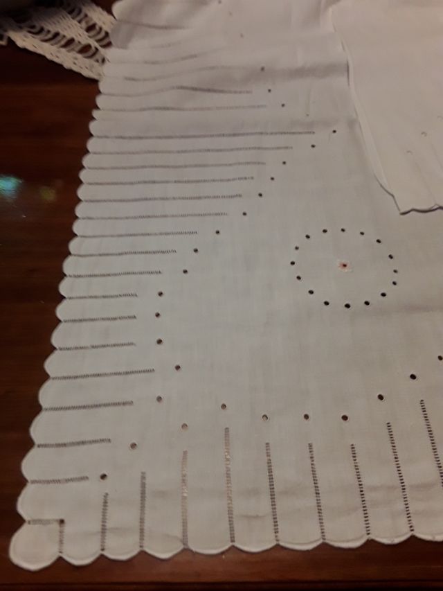 Um JOGO muito elaborado, bordado e desgastado à mão