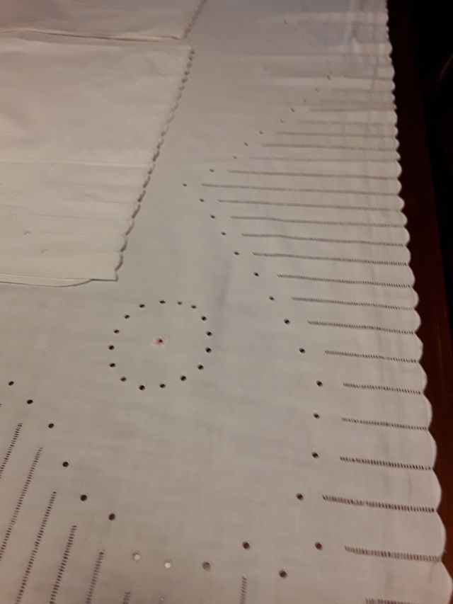 Um JOGO muito elaborado, bordado e desgastado à mão