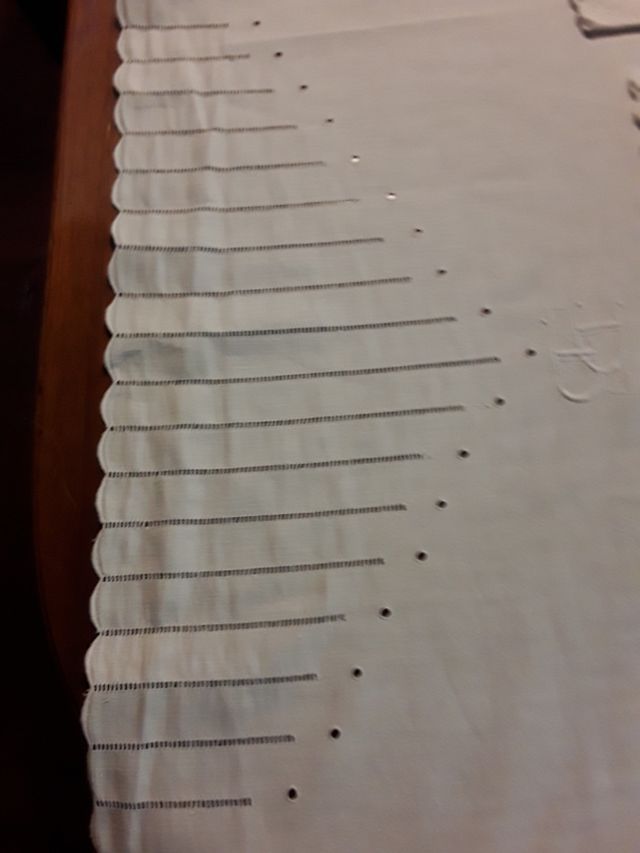 Um JOGO muito elaborado, bordado e desgastado à mão