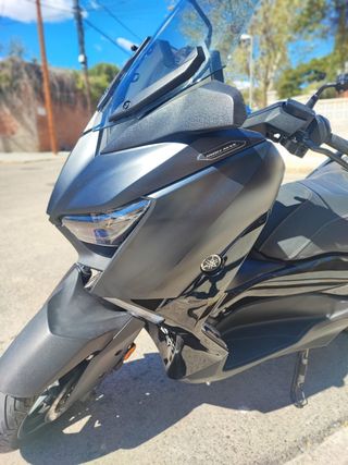 Vendo moto YAMAHA XMAX IRON MAX 400 ABS