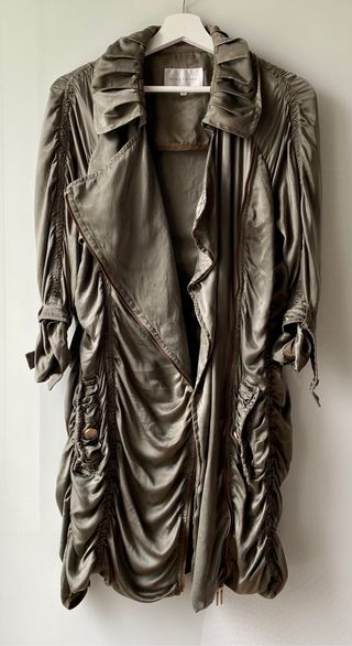 Chaqueta larga Alba Conde 100 % cupro talla 42