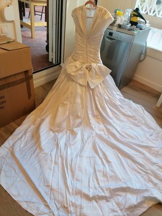 Vestido de novia con cola ** precio especial pack*