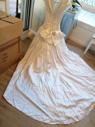 Vestido de novia con cola ** precio especial pack*