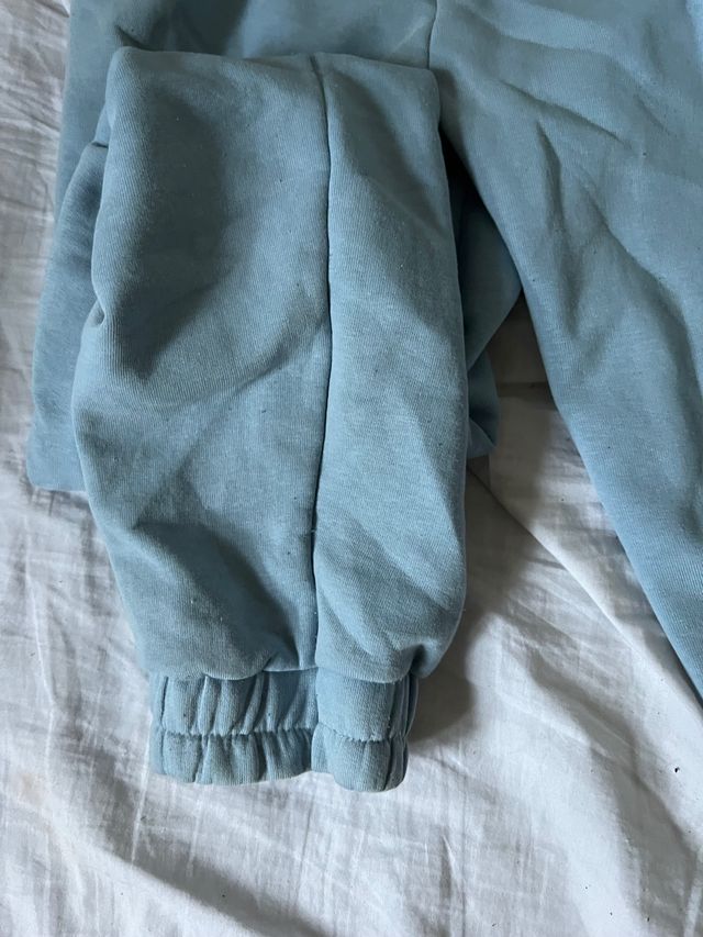 pantalón de chándal azul stradivarius