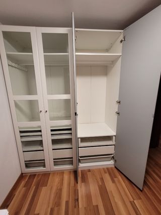 ARMARIO CON ACCESORIOS