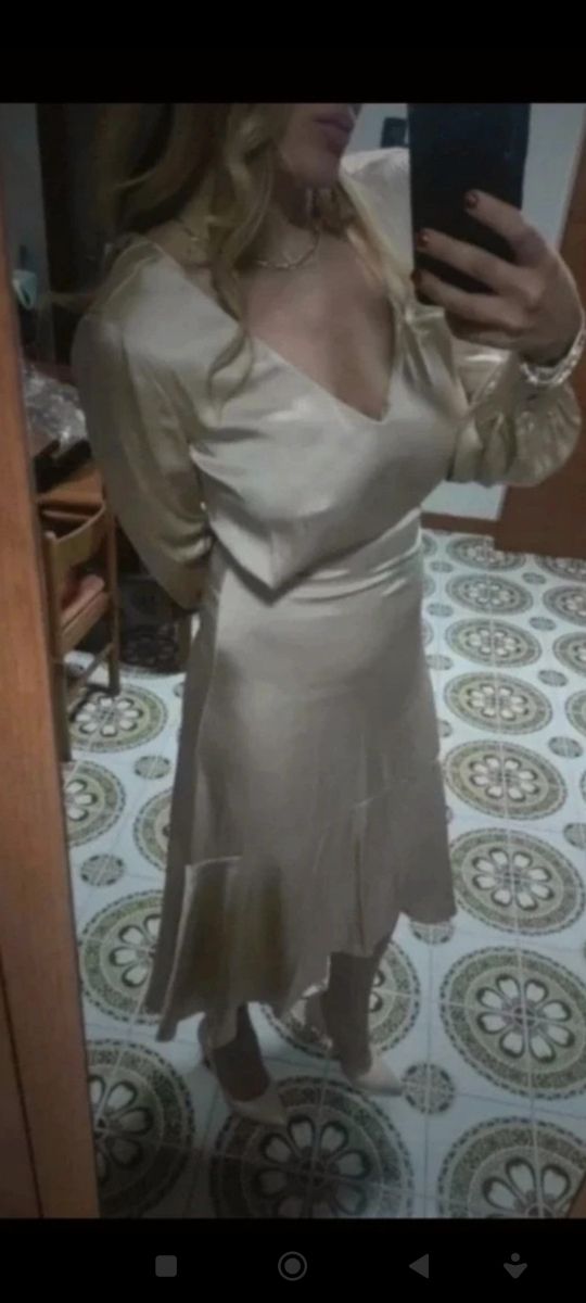 Abito satin elegante e volant h&m