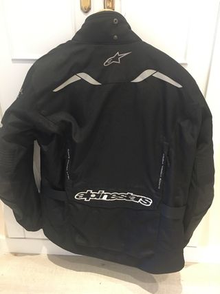 Cazadora y pantalón Alpinestar modelo Andes