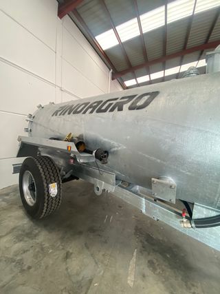Remolque Cisterna Galvanizada 7.000 litros 