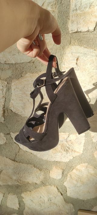 Sandalias negras ante 37 tacón alto y plataforma