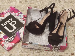 Sandalias negras ante 37 tacón alto y plataforma